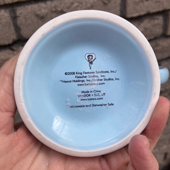 Betty Boop Mug - Picture 2 of 4